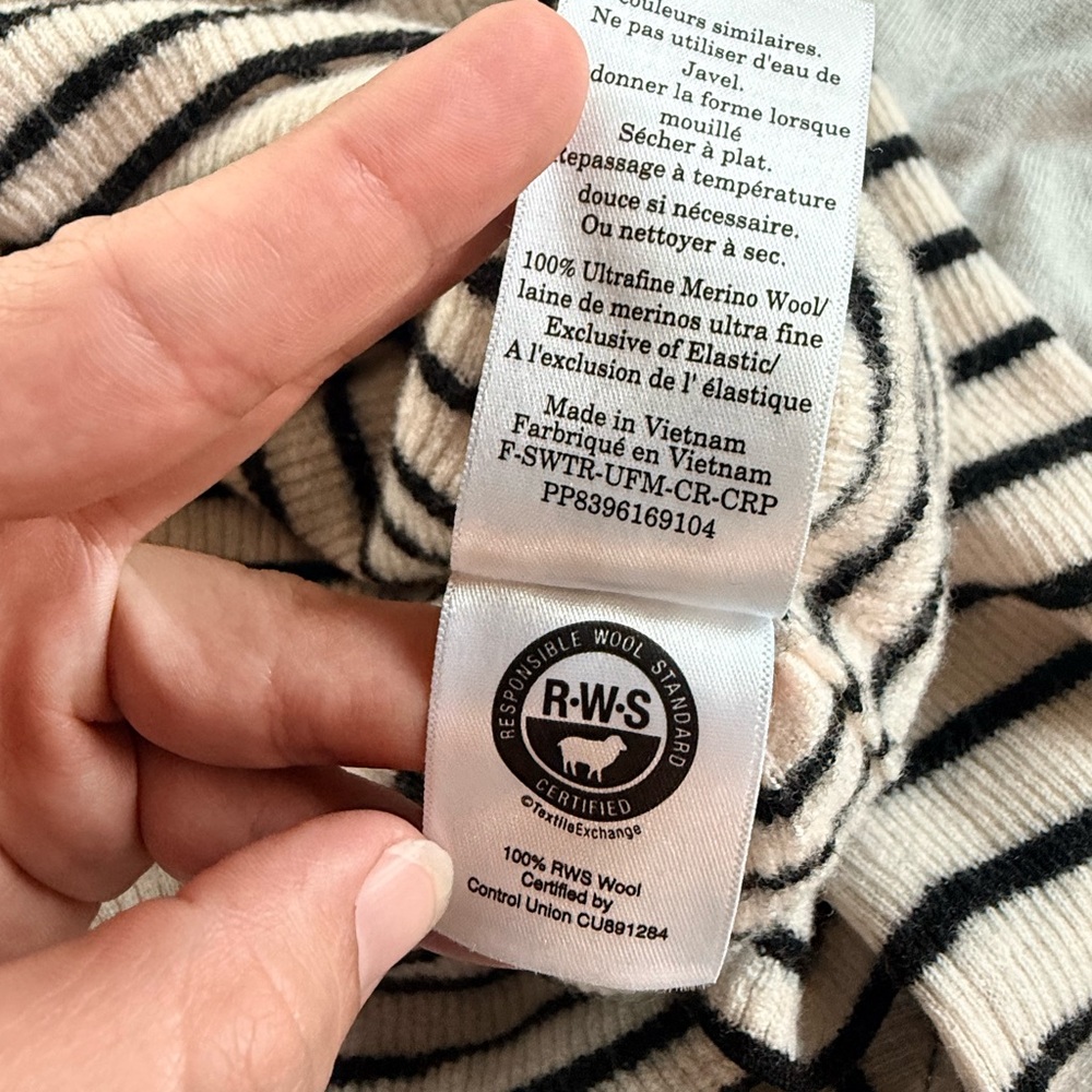 Everlane Black and White Striped Long Sleeve Top - Picture 5 of 6